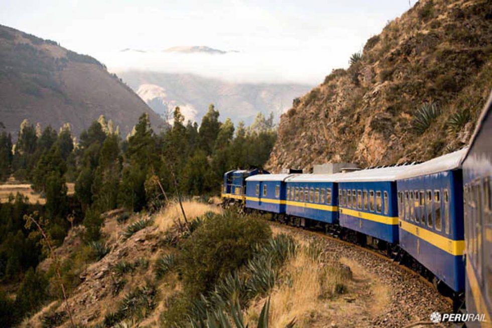 TRAIN Cusco ↔ Puno | Puno Tours Lake Titicaca Peru